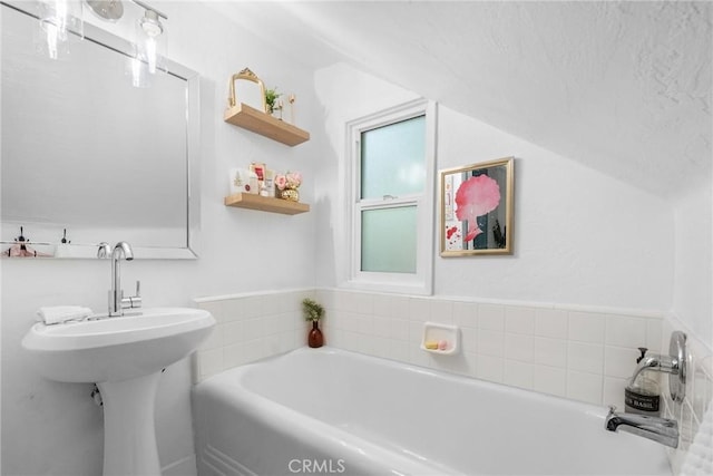 bathroom featuring a bathtub