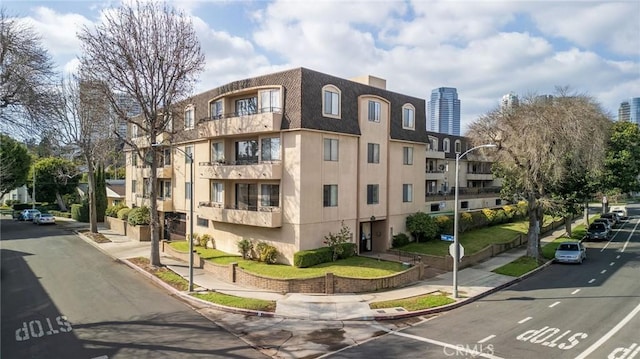 1223 Roxbury Dr Unit 305, Los Angeles, CA 90035 - view of apartment building / complex