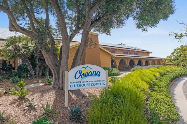 view of community / neighborhood sign