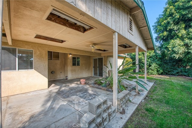 1585 W Riverglen Ave, Reedley, CA 93654 - view of patio featuring ceiling fan
