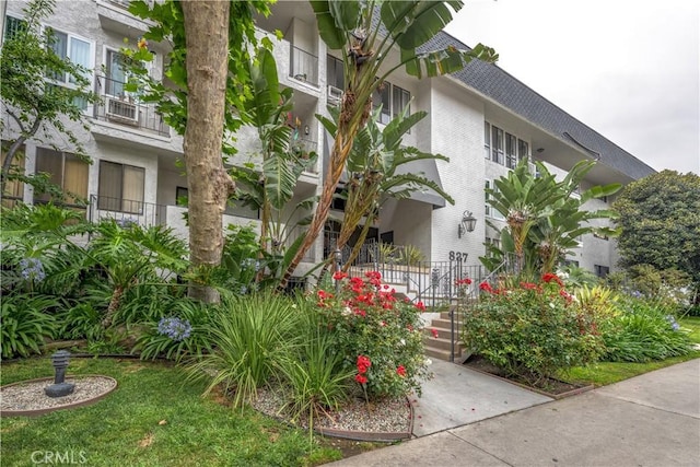 837 N W Knoll Dr Unit 109, West Hollywood, CA 90069 - view of home's community