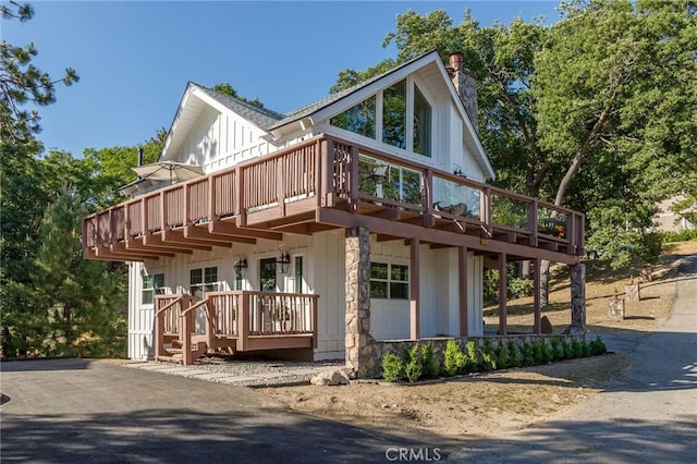 view of front of property