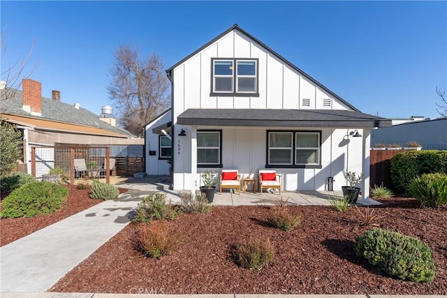 view of front of home featuring a porch