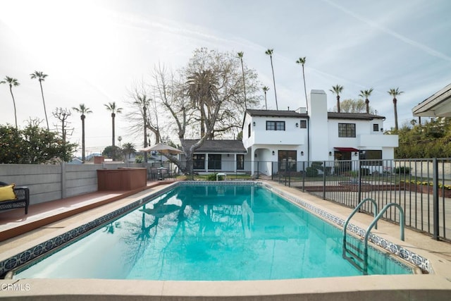 view of swimming pool