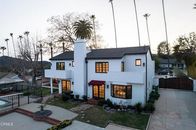 view of front of property