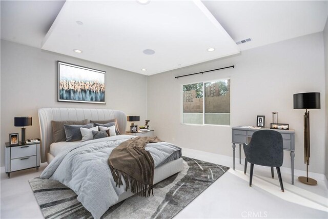 bedroom featuring visible vents, baseboards, and recessed lighting