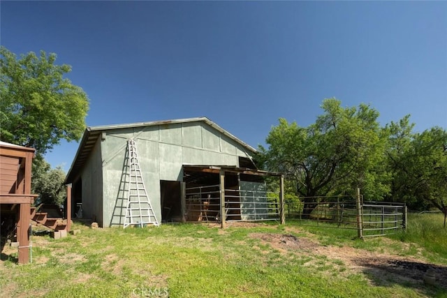 view of outbuilding with an outdoor structure and an exterior structure