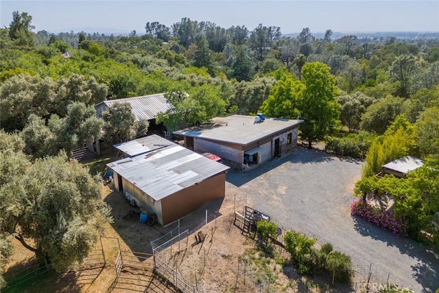 bird's eye view with a view of trees