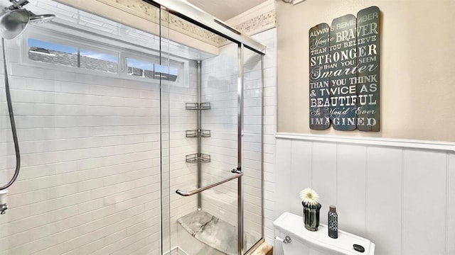 41 Baroness Ln, Laguna Niguel, CA 92677 - full bathroom with a wainscoted wall, toilet, and tiled shower