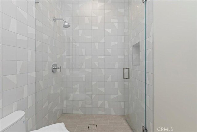 1425 Skyline Dr, Laguna Beach, CA 92651 - full bath with toilet and a stall shower