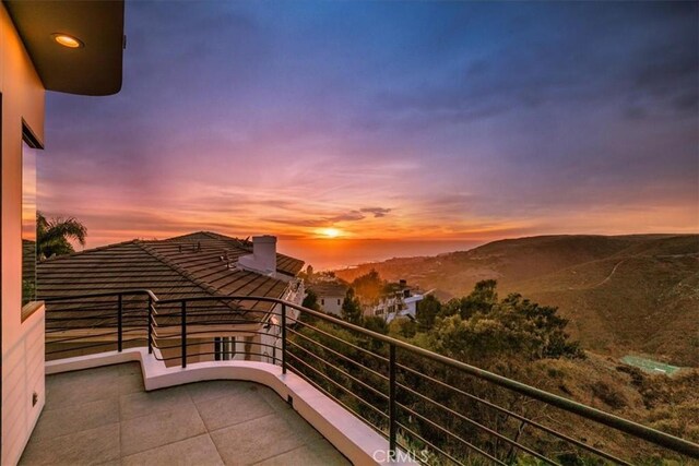 1425 Skyline Dr, Laguna Beach, CA 92651 - balcony featuring a mountain view