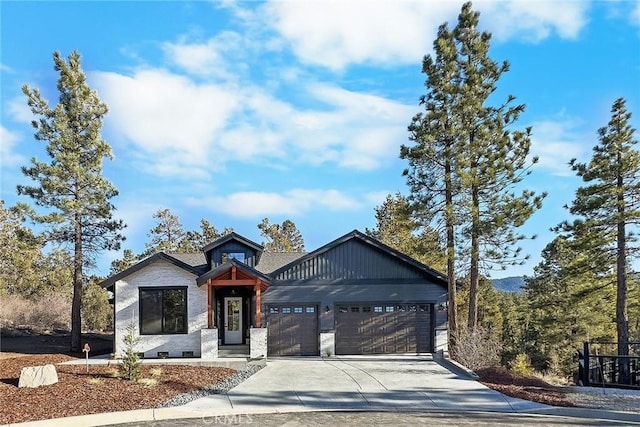 view of front facade with a garage