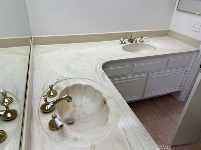7422UNIT7 Hazeltine Ave Unit 7, Van Nuys, CA 91405 - bathroom with tile patterned floors and vanity