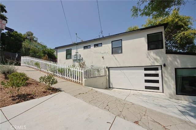 view of front facade with a garage