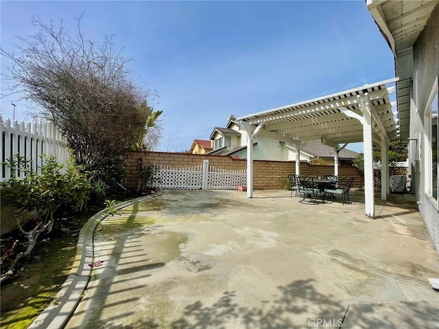 view of patio featuring a pergola