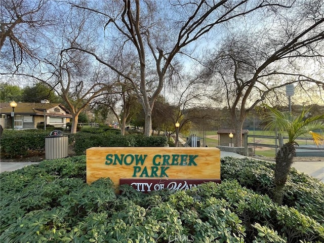 view of community / neighborhood sign