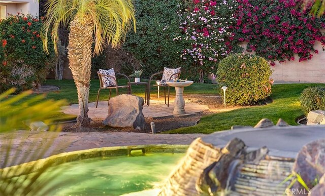 3 Mesquite Ridge Ln, Rancho Mirage, CA 92270 - view of yard with a jacuzzi