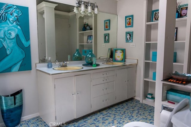 4645 Ledge Ave, Toluca Lake, CA 91602 - full bath with double vanity and baseboards