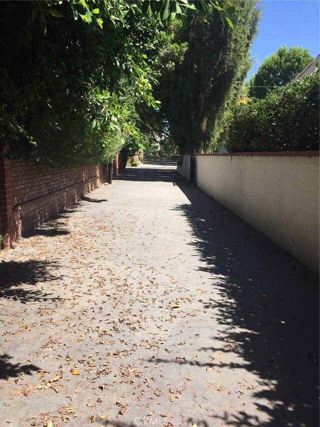4645 Ledge Ave, Toluca Lake, CA 91602 - view of street