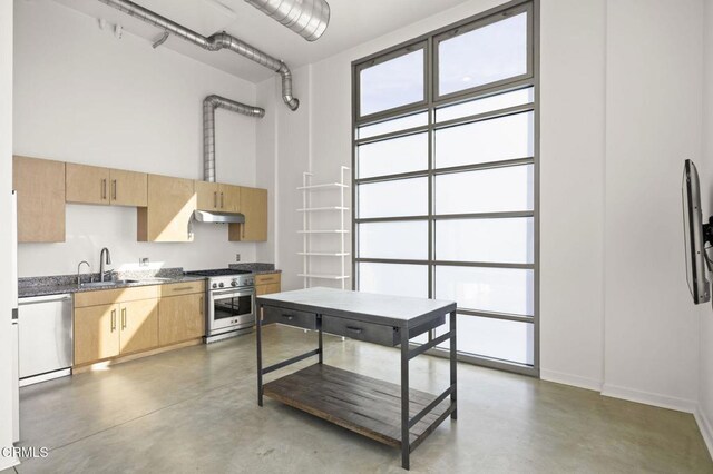 175 S Ventura Ave Unit 309, Ventura, CA 93001 - photo 19