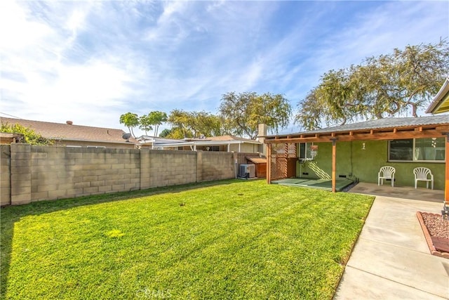 view of yard with a patio