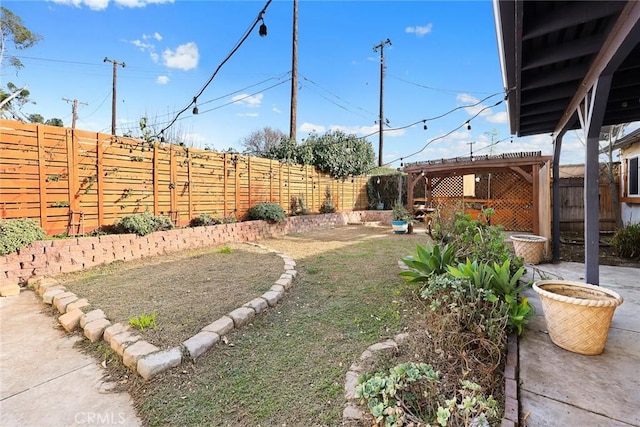 view of yard featuring a fenced backyard