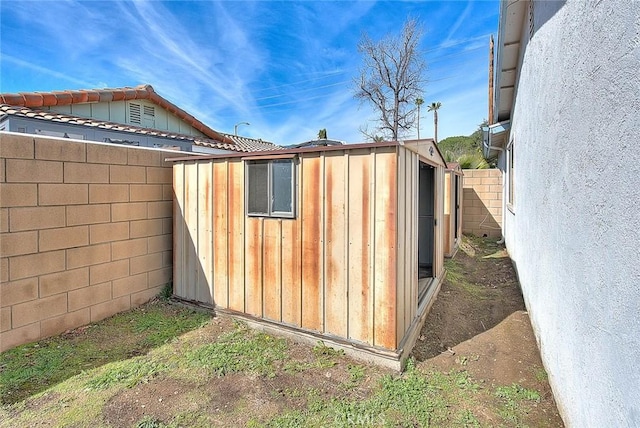 view of outbuilding