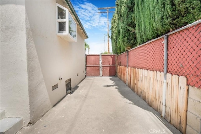 426 Sonora Ave, Glendale, CA 91201 - view of property exterior with stucco siding