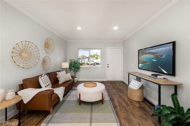 living area with baseboards, dark wood-type flooring, recessed lighting, and crown molding