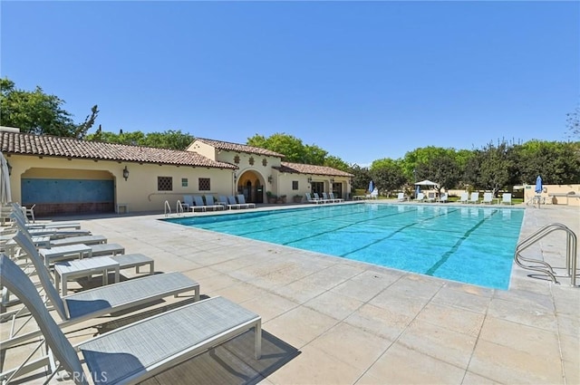 33 Perennial, Irvine, CA 92603 - community pool with a patio area