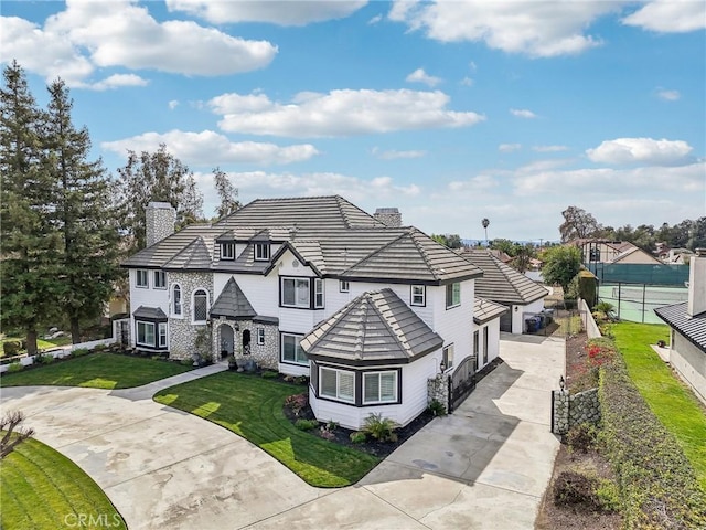 view of front of home with a front yard