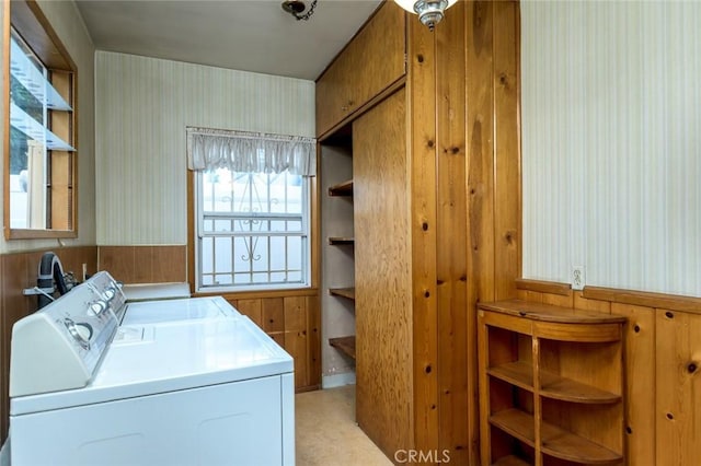 laundry area with washer and clothes dryer