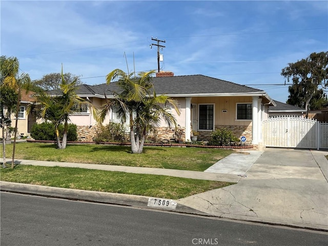 view of front of house with a front lawn