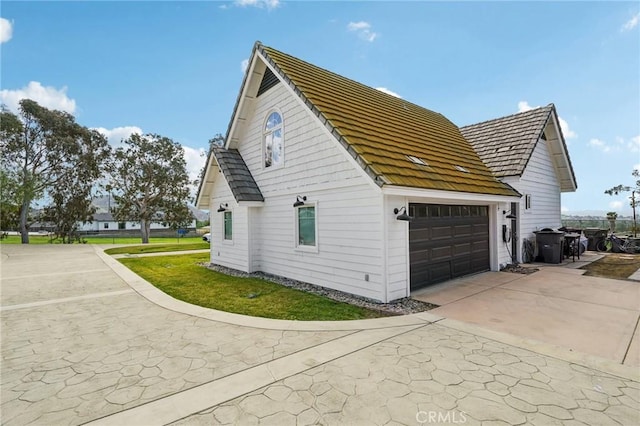 4210 Crestview Dr, Norco, CA 92860 - view of side of home with driveway