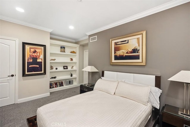 bedroom with baseboards, visible vents, crown molding, carpet floors, and recessed lighting