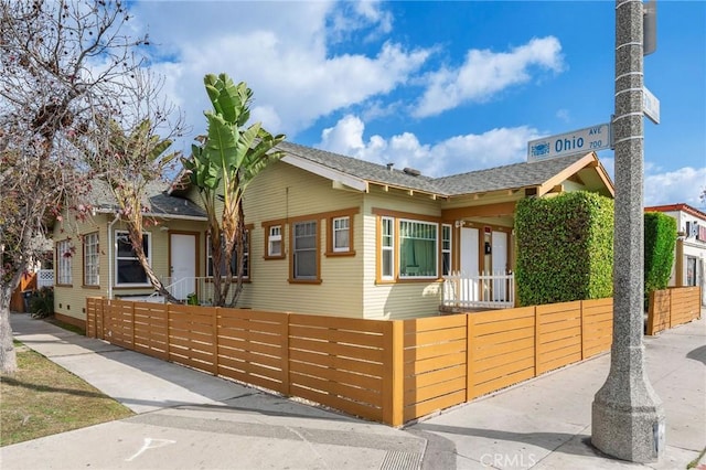 view of front of house with a fenced front yard