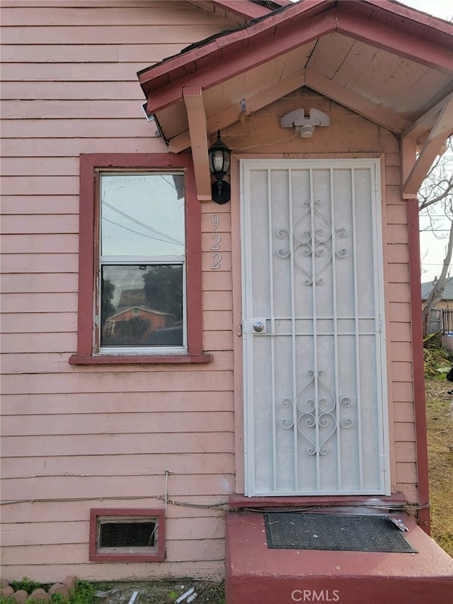 view of property entrance