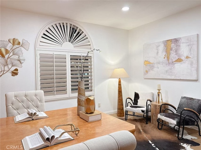 sitting room featuring recessed lighting