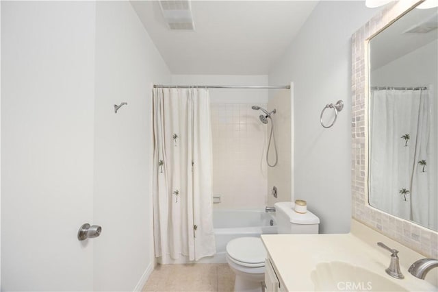 1150 E Palm Canyon Dr Unit 51, Palm Springs, CA 92264 - bathroom featuring vanity, toilet, shower / tub combo, and tile patterned floors