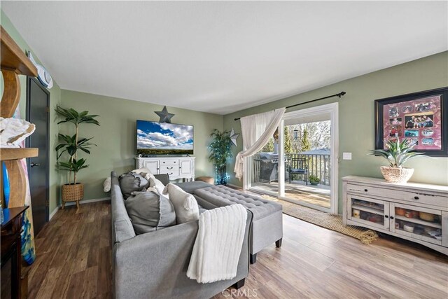 30451 San Pasqual Rd, Temecula, CA 92591 - living area with wood finished floors