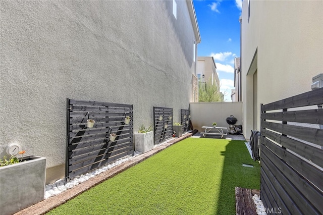 27717 Knoll View Pl, Valencia, CA 91381 - view of yard with fence