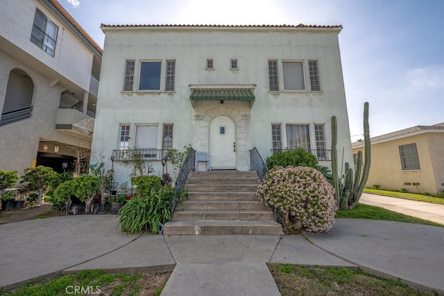 view of mediterranean / spanish home