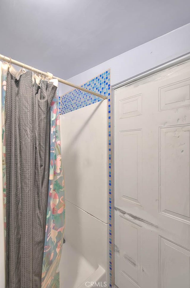 946 E J St, Ontario, CA 91764 - full bathroom featuring curtained shower