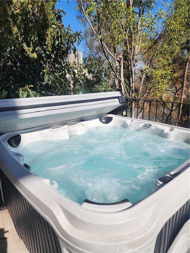 details featuring a jacuzzi