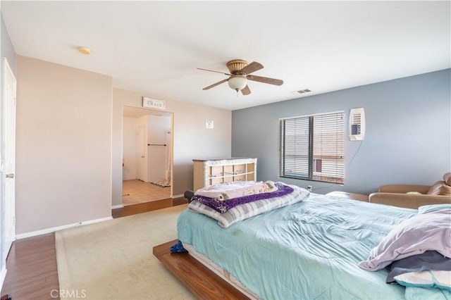 bedroom with ceiling fan