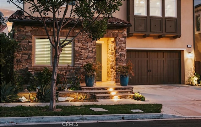 view of front of house featuring a garage