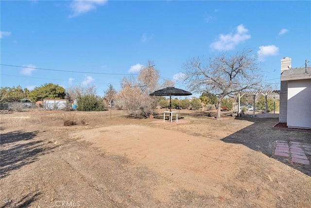 view of yard featuring a pergola