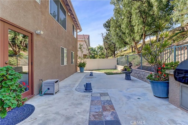 15 Embassy Pl, Lake Forest, CA 92610 - fenced backyard featuring a patio area