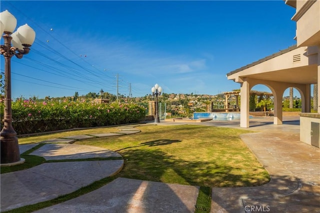 view of yard featuring a patio