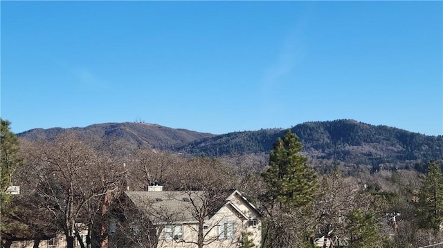 1239 Yosemite Dr, Lake Arrowhead, CA 92352 - view of mountain backdrop